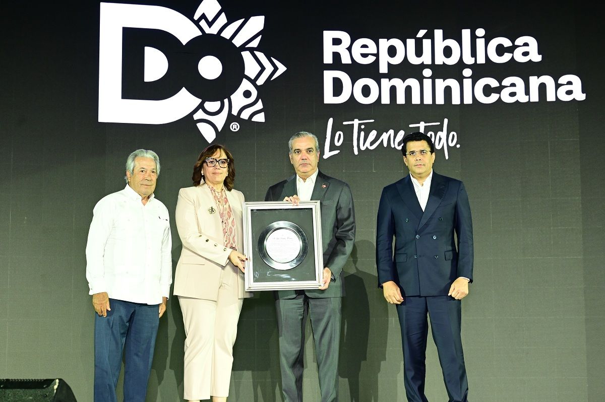 Presidente%20Abinader%20y%20Ministro%20de%20Turismo%20rinden%20homenaje%20postumo%20a%20Rector%20del%20INTEC-22d38283 image Presidente%20Abinader%20y%20Ministro%20de%20Turismo%20rinden%20homenaje%20postumo%20a%20Rector%20del%20INTEC-22d38283 Instituto Tecnológico de Santo Domingo - Presidente Abinader y Ministro de Turismo rinden homenaje póstumo a Rector del INTEC
