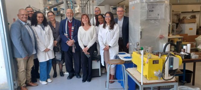 La%20delegacion%20durante%20la%20visita%20en%20el%20INSA%20de%20Rouen%202-31aef632 Instituto Tecnol&oacute;gico de Santo Domingo - Notas de prensa Investigaci&oacute;n