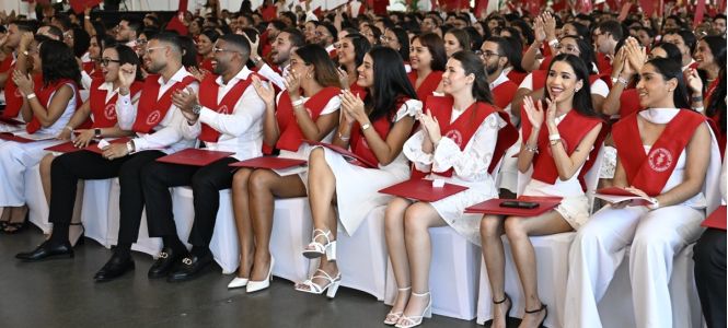 Graduandos%20y%20graduandas%20de%20INTEC-91444bfd Instituto Tecnol&oacute;gico de Santo Domingo - Egresados